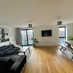Beautiful Penthouse In Bristol - New